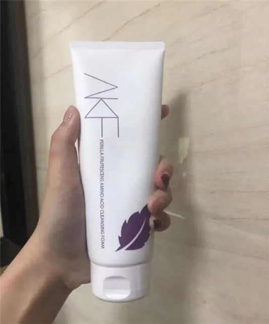 洗面奶「红黑榜」，前3款难用鸡肋，别踩雷，后2款才是真正好用  洗面奶 好用 才是 第6张