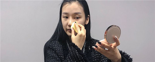 忘带海绵蛋怎么上妆
