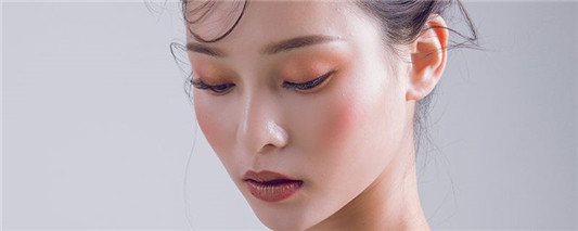 用什么定妆不会闷痘