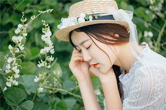 女生侧脸好看的标准，立体感是特别强的