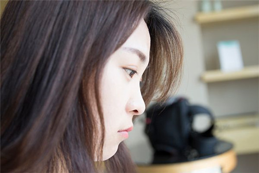 女生侧脸好看的标准，立体感是特别强的  好看 女生 特别 第2张