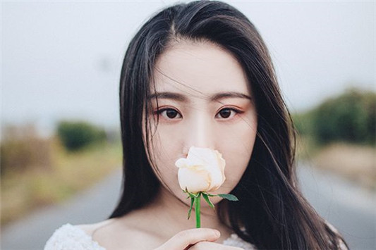 男生喜欢你素颜不化妆什么意思，他喜欢的是你不化妆也好看  的是 素颜 好看 第2张