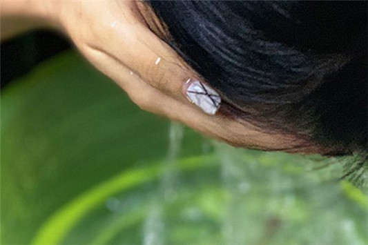卸妆的正确步骤与方法，一定要仔细把脸洗干净  卸妆 步骤 干净 第3张