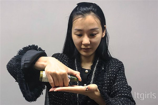 新年开运红眼妆怎么画，聚会见家长超适合  眼妆 适合 新年 第2张
