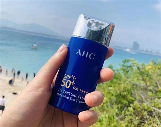 AHC小蓝瓶防晒怎么样，ahc小蓝瓶防晒霜好用吗