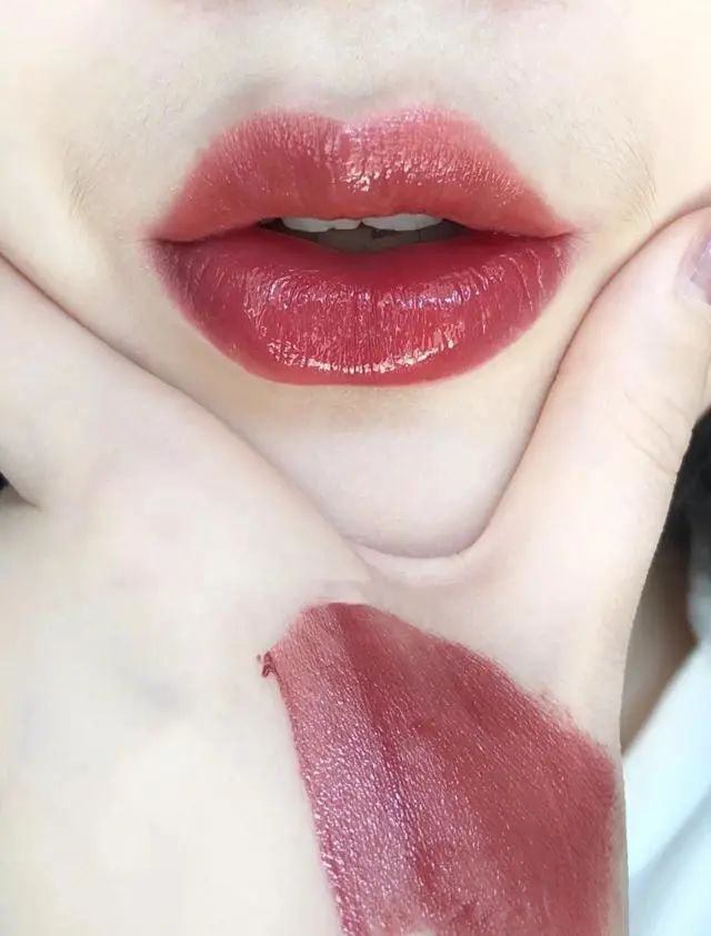 YSL冷门宝藏色和圆管76上榜，小银条C位出道  YSL 圆管 小银条 第7张