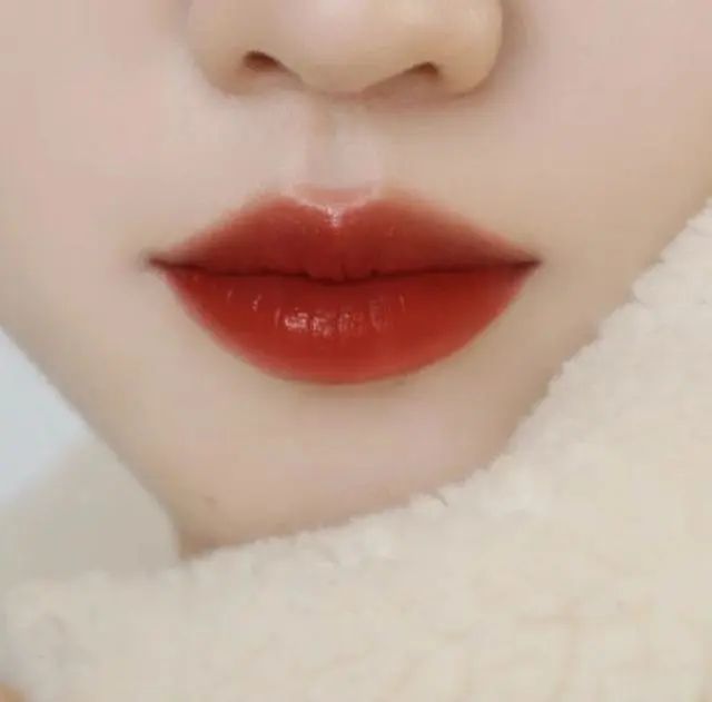 YSL不会出错口红色「复古红气场奶茶色温柔烂番茄更百搭」  口红 YSL 番茄 第10张