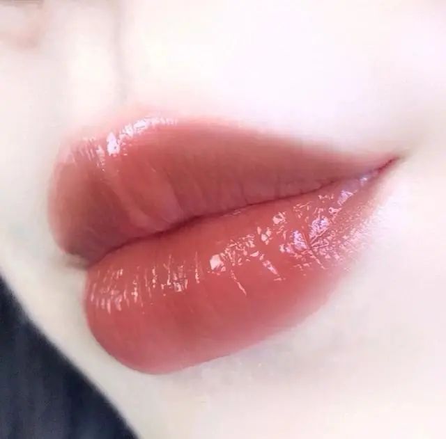 YSL不会出错口红色「复古红气场奶茶色温柔烂番茄更百搭」  口红 YSL 番茄 第15张
