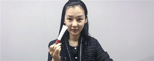 眼部精华和眼霜的区别