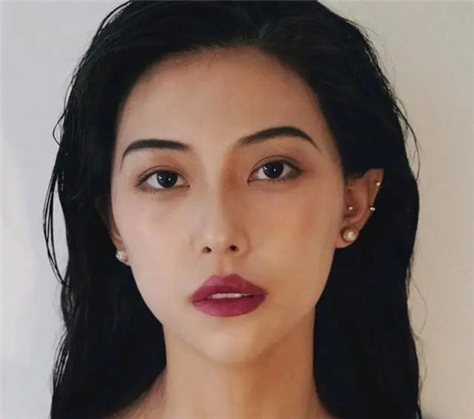 黑眼圈很影响美观，想告别黑眼圈最好用的方法
