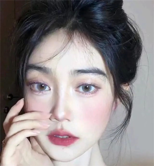 修容妆面不清爽是方法不对，分享几个上腮红的好方法  腮红 分享 清爽 第12张