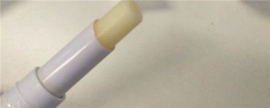 唇妆怎么才更自然，有死皮可以这么做  自然 这么做 第3张