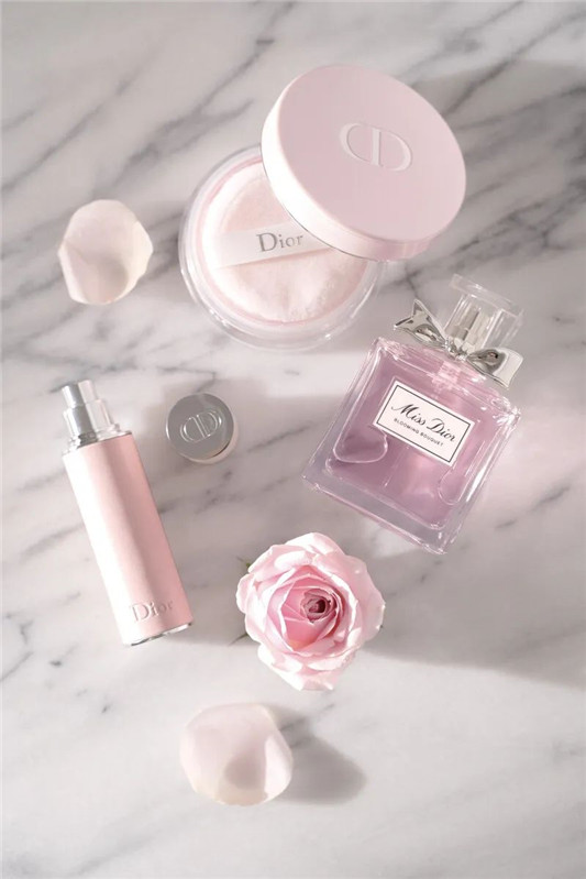迪奥2020全新花漾香体蜜粉上市，穿上Miss Dior香气  2020 肌肤 迪奥 第11张
