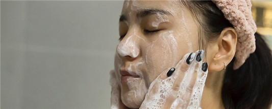 氨基酸洗面奶使用时间