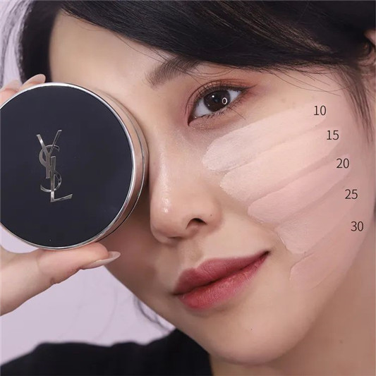 圣罗兰银色气垫「遮瑕美白 滋润保湿」  2020 气垫 遮瑕 第4张