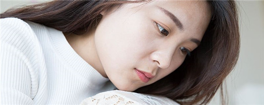 早上起床如何快速消水肿