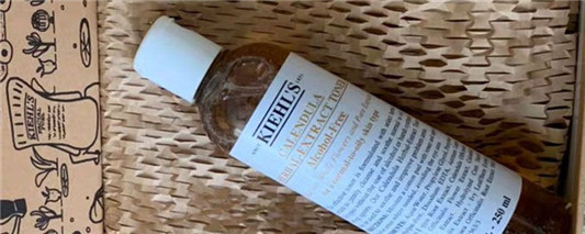 金盏花爽肤水白天可以用吗