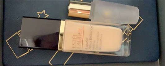 雅诗兰黛持久粉底液色号