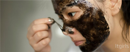 黑面膜一般有什么功效，和透明面膜有什么区别