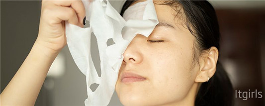 补水面膜能天天用吗,补水面膜的用法 2020 面膜 使用 第3张 补水面膜能天天用吗,补水面膜的用法 2020 面膜 使用 第3张