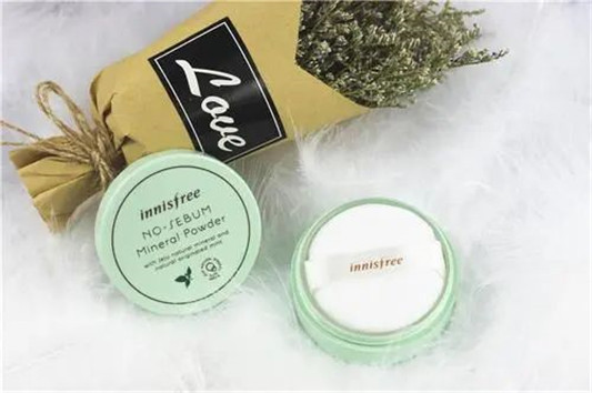 粉底液粉饼和气垫有什么区别  2020 粉饼 粉底 第6张