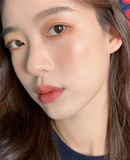 关晓彤涂全身高光，效果很惊艳  2020 高光 女生 第3张