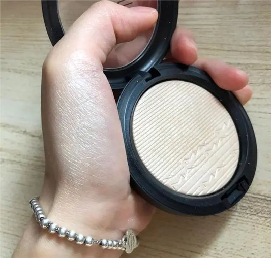 关晓彤涂全身高光，效果很惊艳  2020 高光 女生 第7张