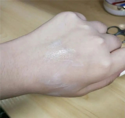 防五款公认的防晒「扛把子」，最贵不是小金瓶  2020 防晒 皮肤 第6张