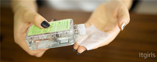 爽肤水可以湿敷多久，湿敷时间有限制  2020 肌肤 爽肤水 第2张