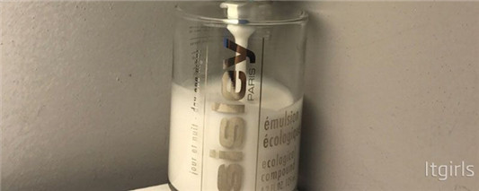 柔肤水和乳液先用哪个,柔肤水和乳液的使用顺序 2020 使用 护肤品 第3张 柔肤水和乳液先用哪个,柔肤水和乳液的使用顺序 2020 使用 护肤品 第3张