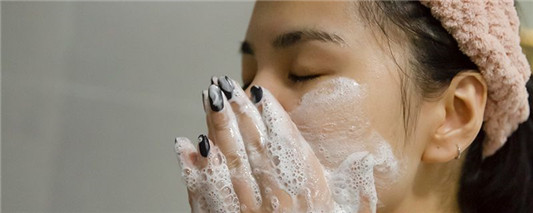 脸上为什么会有汗毛