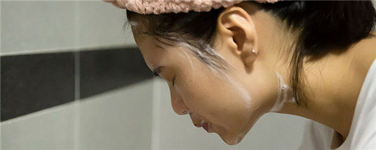 洁颜油正确的使用方法