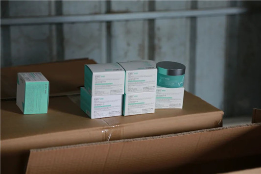 化妆品制假售假钟爱兰蔻粉水，兰蔻粉水真假辨别图  2020 假货 粉水 第6张