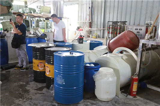 化妆品制假售假钟爱兰蔻粉水，兰蔻粉水真假辨别图  2020 假货 粉水 第13张