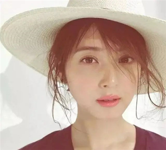 日本魔女石田百合子「50岁长着18岁的脸 看来这件事没白做」