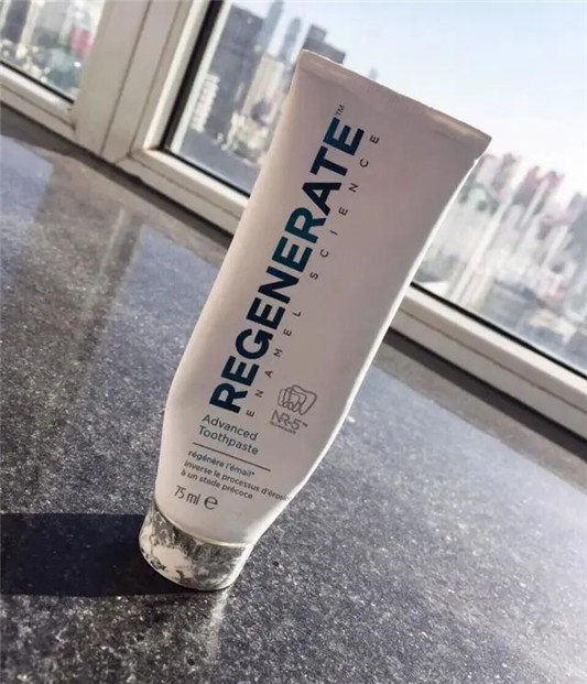 这些年一刷就白的牙膏「已经空管无数，比烤瓷牙更安全便宜」