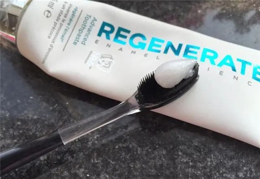 这些年一刷就白的牙膏「已经空管无数，比烤瓷牙更安全便宜」  2020 牙膏 牙齿 第2张