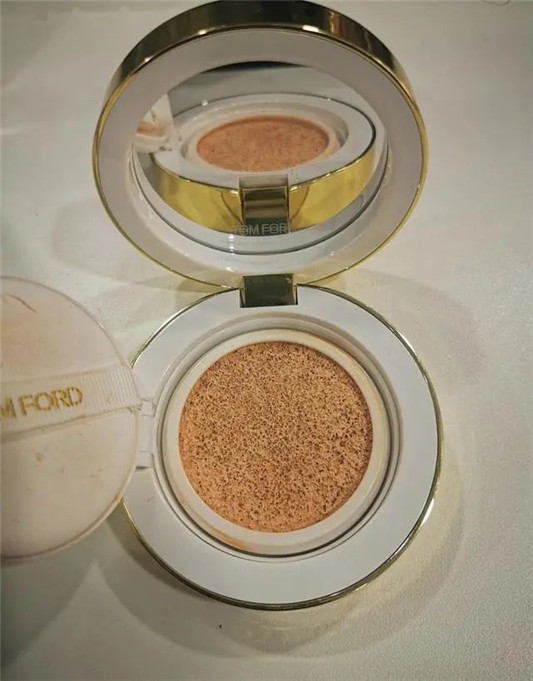 李佳琦推荐的五款气垫「迪奥一级控油 TF滋润遮瑕」  2020 气垫 效果 第4张