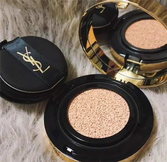 李佳琦推荐的五款气垫「迪奥一级控油 TF滋润遮瑕」  2020 气垫 效果 第5张