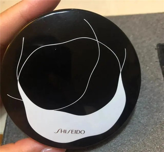 李佳琦推荐的五款气垫「迪奥一级控油 TF滋润遮瑕」  2020 气垫 效果 第7张