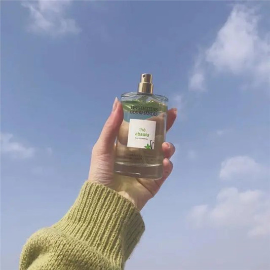 女人什么时候用香水最好「魅力会成倍提升」  2020 香水 香气 第5张