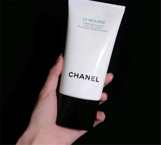 适合油性皮肤的洗面奶推荐「洗得干净不假滑，让你清清爽爽一夏天」