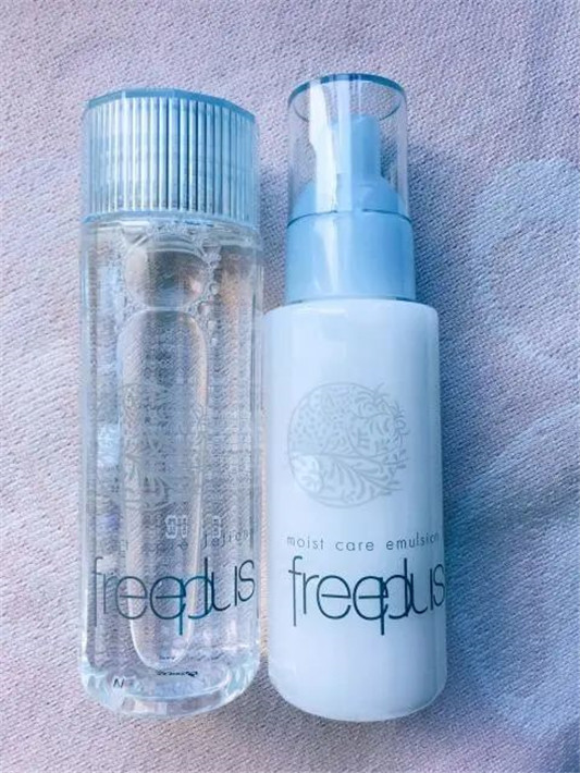 这几款水乳超好用「美到天荒地老 用完膨胀到都敢素颜出门了」