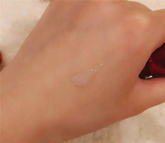 脸上有这些问题，不建议使用当下三大精华「看你是不是花冤枉钱了」  2020 皮肤 女生 第6张