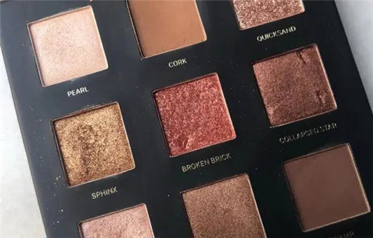 适合新手的绝美眼影盘「个个名气大还不贵 配色刷子一步到位」 2020 眼影 新手 第3张 适合新手的绝美眼影盘「个个名气大还不贵 配色刷子一步到位」 2020 眼影 新手 第3张