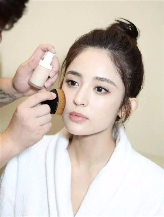 粉底刷碾压美妆蛋毫不费力，带妆12小时不浮粉  粉底刷 美妆蛋 美妆工具 第5张