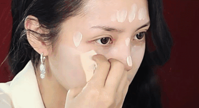 百元内好用的5款粉底液合集「轻薄水润不脱妆 平价也不输大牌」  粉底液 平价 种草 第1张