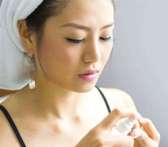 油皮夏天不好混「学会7个护肤技巧 清爽舒适轻松拥有」  油皮 护肤 第4张