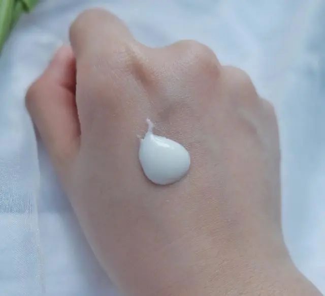 油皮夏天不好混「学会7个护肤技巧 清爽舒适轻松拥有」  油皮 护肤 第8张