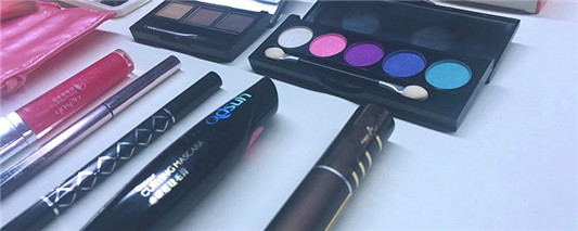 卞卡彩妆什么档次  腮红 第2张